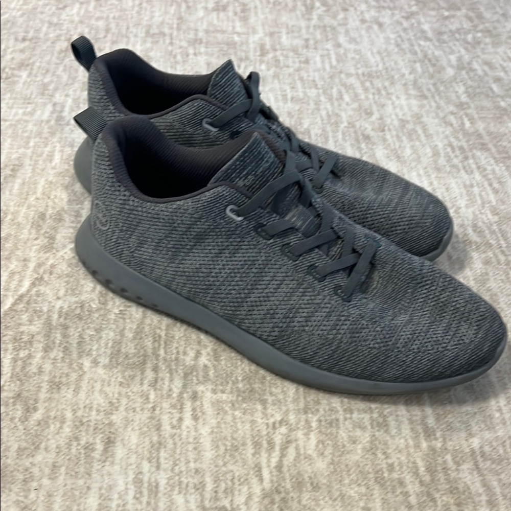 Peter Millar Gray Sneakers with Knit Upper and Minimalist Design